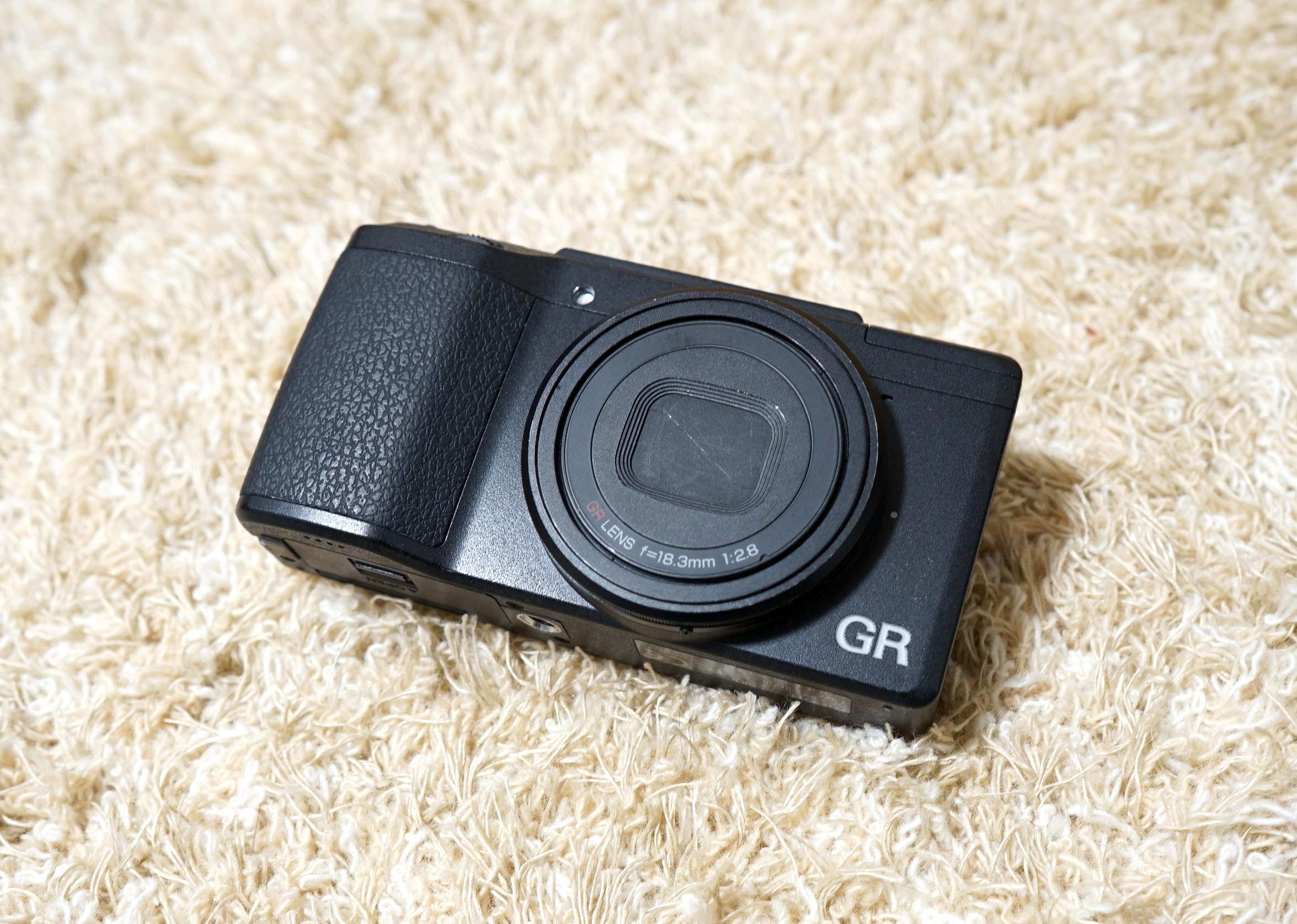 イチオシ！】ギャラリー・美術館で写真を撮るなら「RICOH GR2」