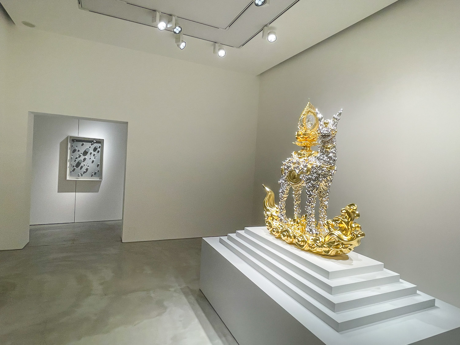 個展】意欲的な新作が多数展示〜名和晃平「Oracle」GYRE GALLERY
